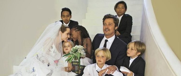 Brad Pitt desabafa e confessa arrependimento após finalizar acordo de divórcio.